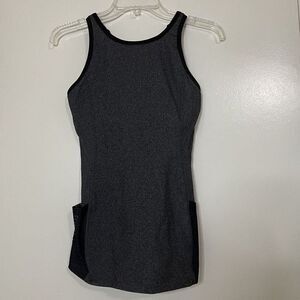 BEYOND YOGA gray unlined shelf bra side mesh pocket tank top size medium